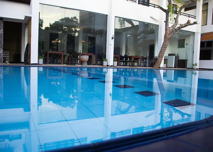 Woodnest Windmill Beach Hotel